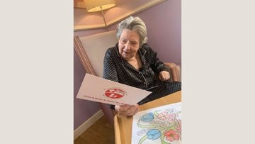 Stevenage care home receives kind gift from local primary school